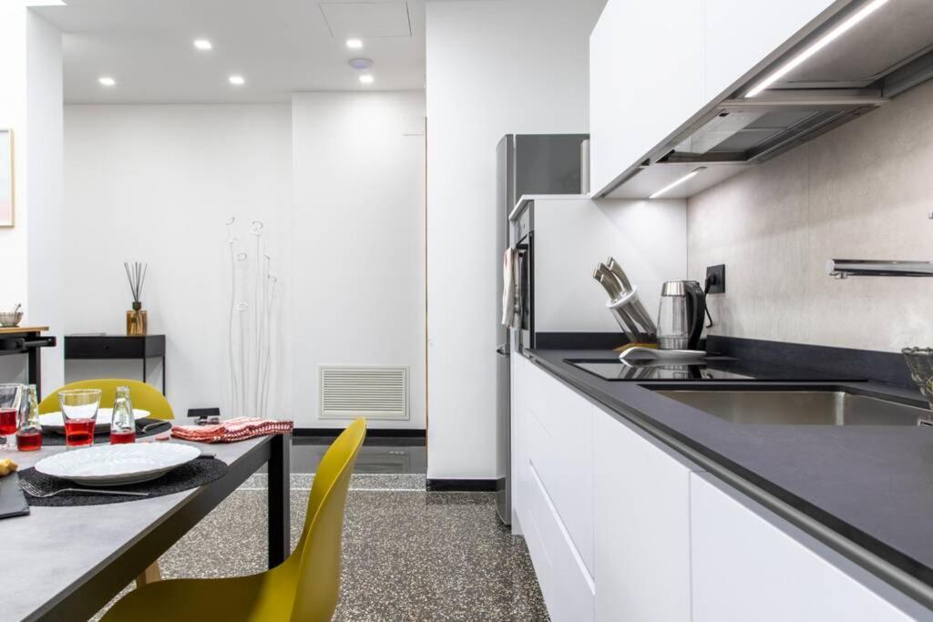 Largodoria - Viaarchivolto, Box Auto Privato Incluso Appartement Albenga Buitenkant foto